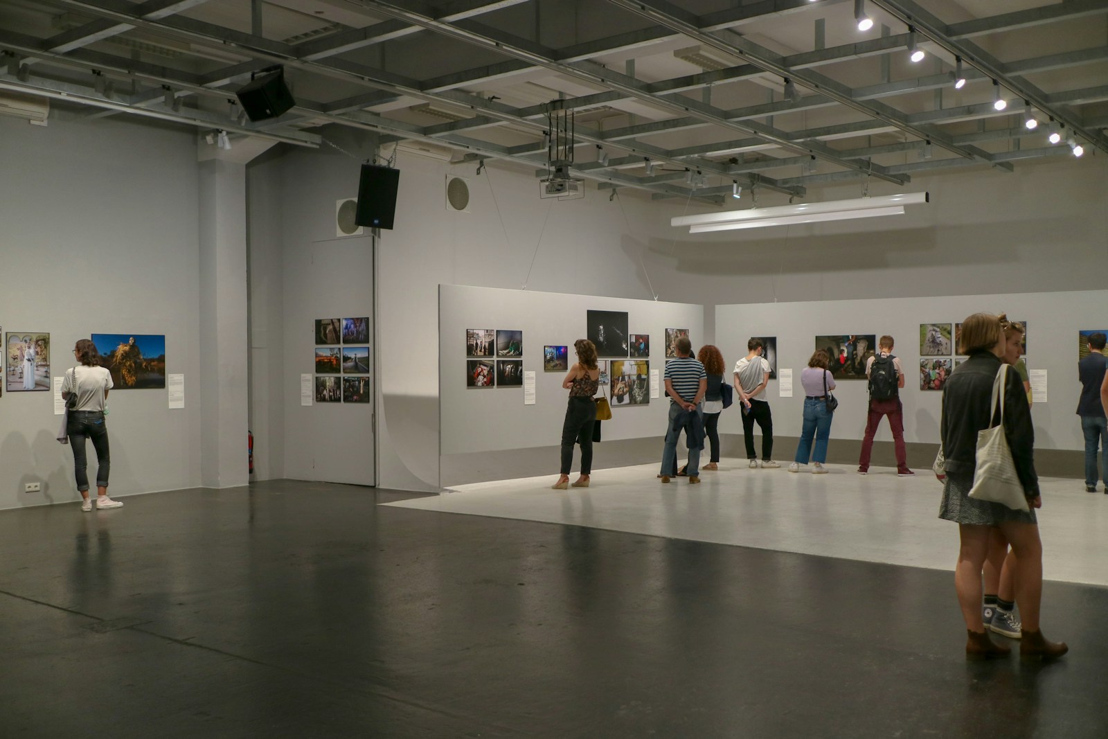 Gdzie szukać inspiracji na nowoczesne i przyciągające uwagę stoiska targowe?